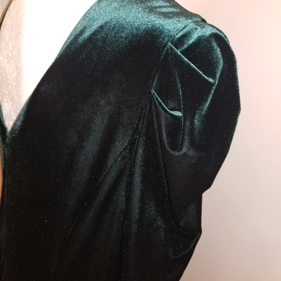 Vince Camuto Emerald Velvet Longsleeve Dress - Picture 3 of 10